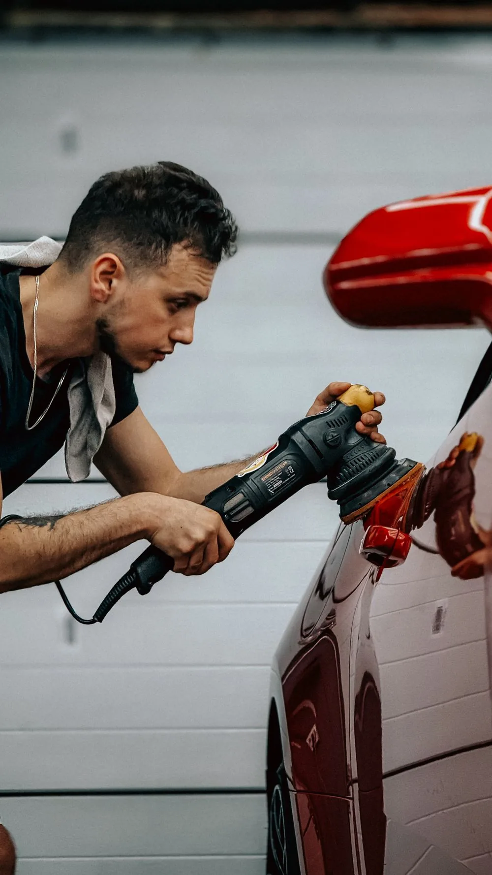 Car rubbing and machine polishing service in Kolkata